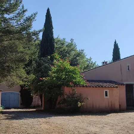 Piscine Et Vue Sur Le * Эспаррон-де-Вердон