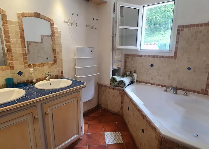 Villa Piscine Et Vue Sur Le *